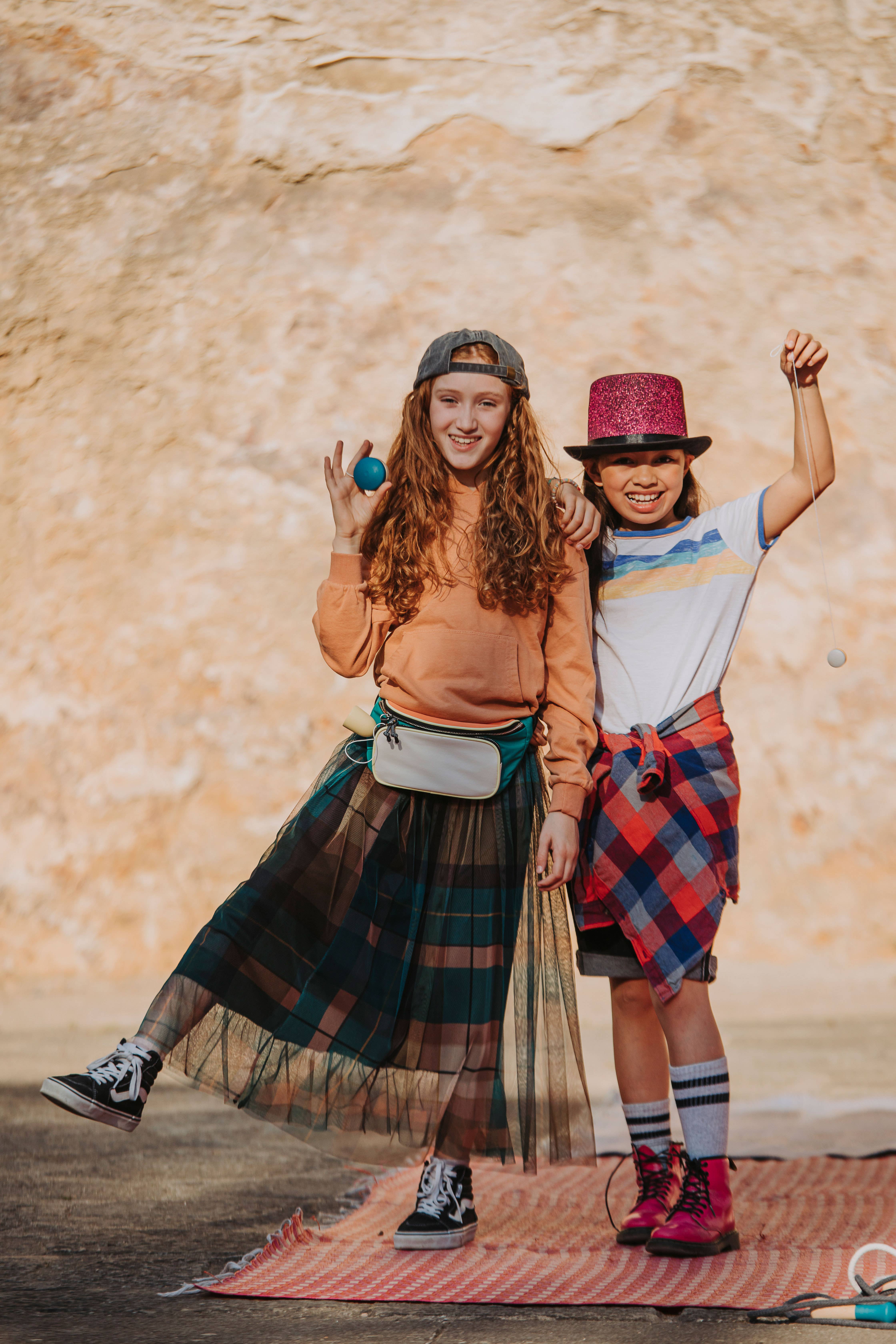 Me&mine - Wholesale Classic Toy - Kids - 54 units Mini YoYo. + Free Display.  Mini Timeless toys Coll4