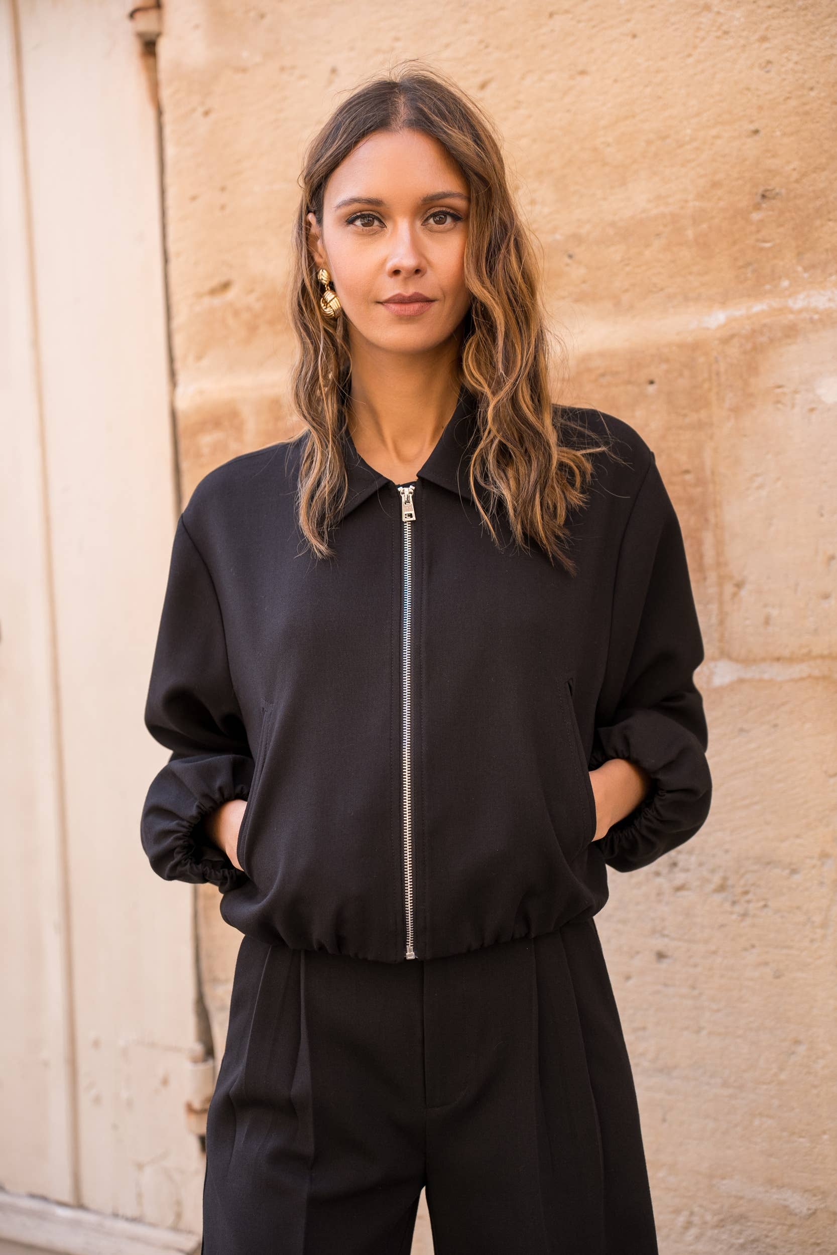 Attentif Paris - Wholesale Bomber Jacket - Women's - [Aura] Short zip-up bomber jacket with shirt collar6