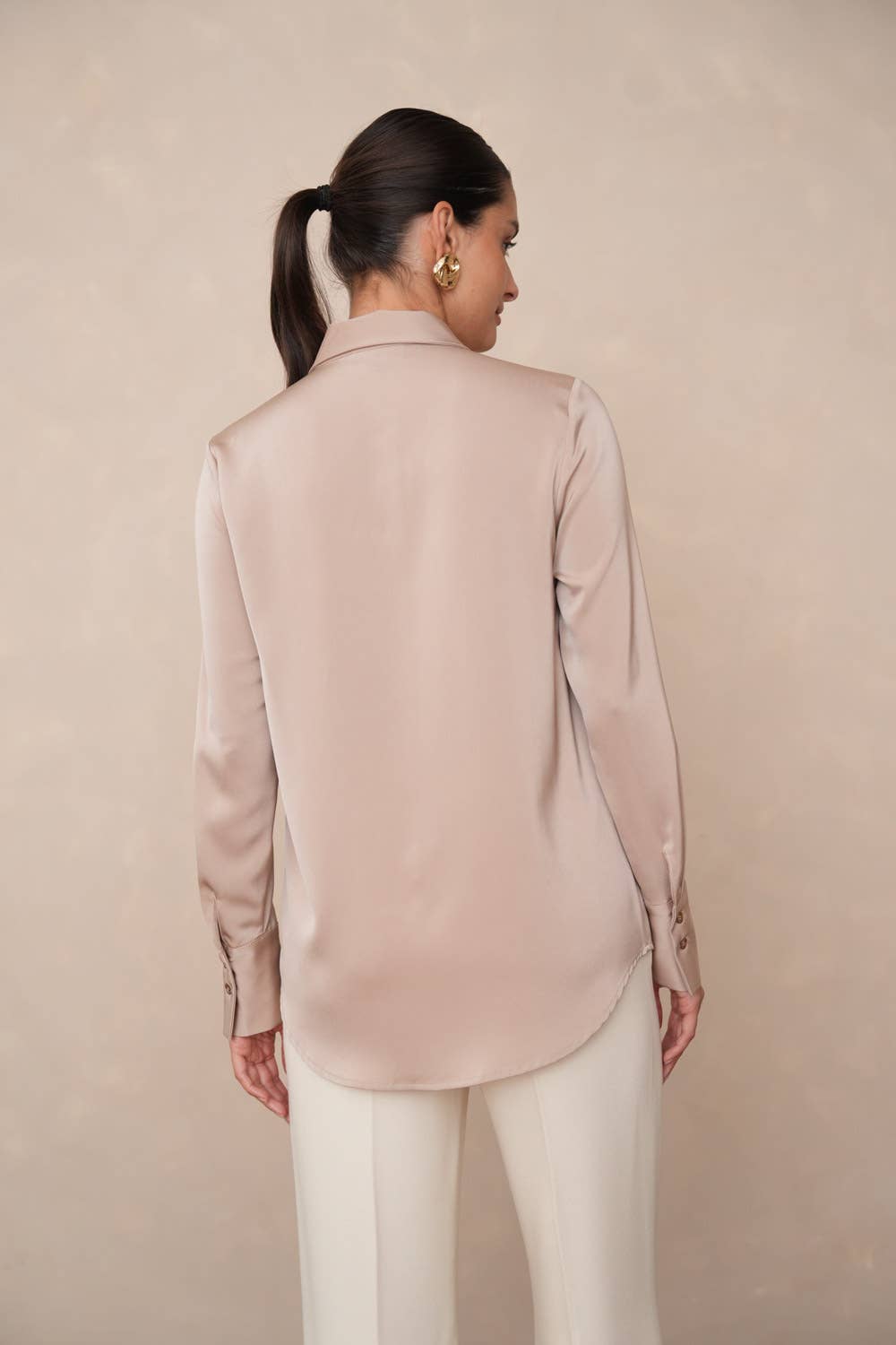 Attentif Paris - Wholesale Button Down Shirt - Women's - Satin shirt with classic notched collar73