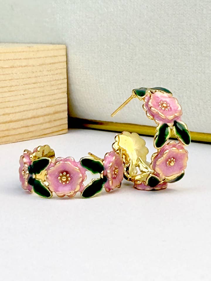 18k Gold Plated Flower Design Stud Earrings for wholesale by AVENS
