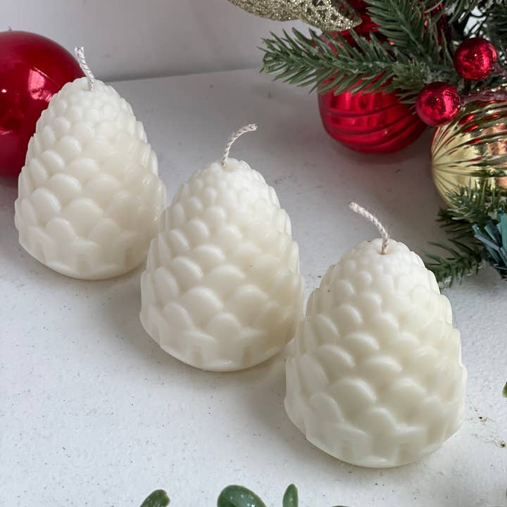 Akivodu Candles – wholesale Novelty candle – Christmas Pine Candle: Multiple Holiday Scents 1