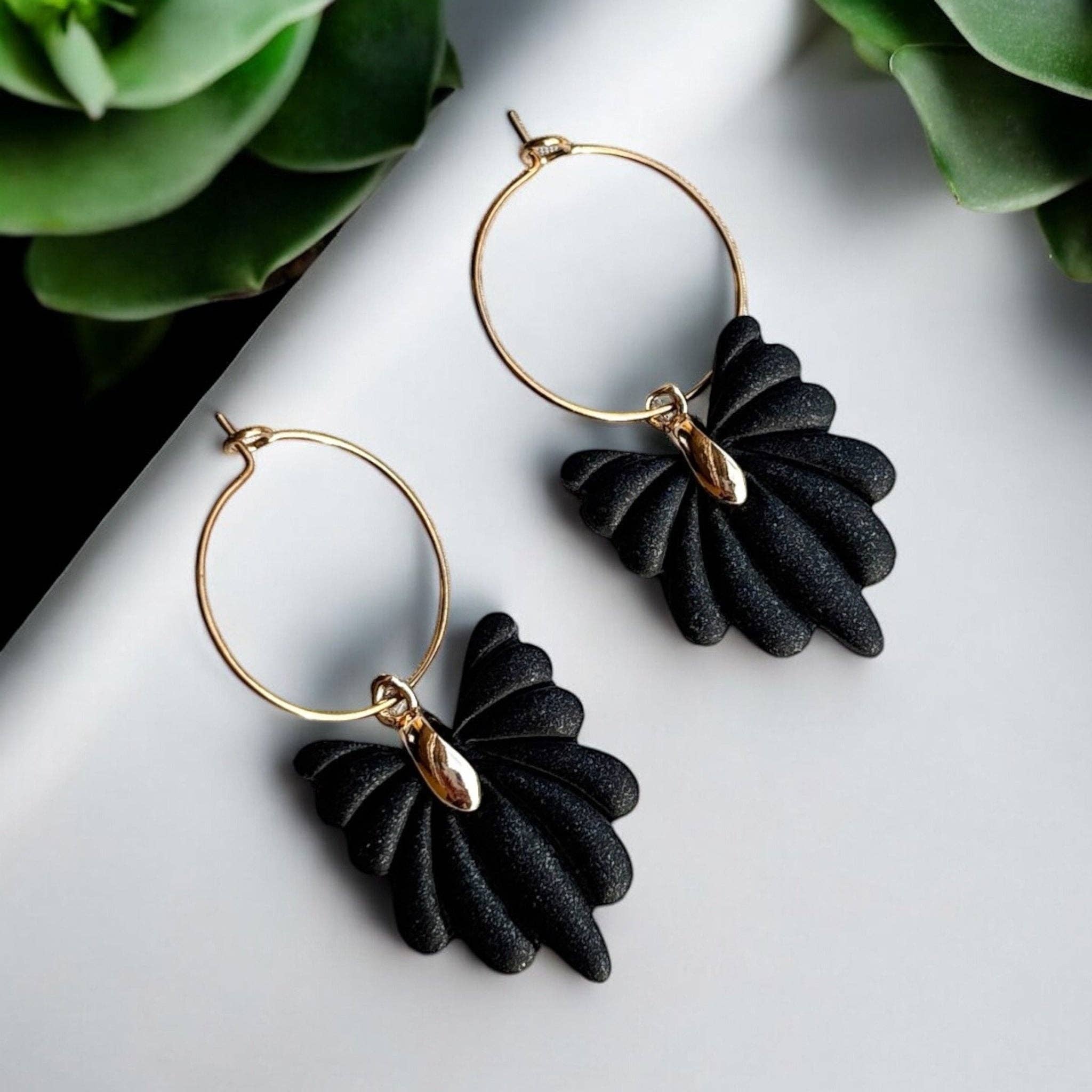 DUESTELLE ITALIA - Wholesale Hoop Earrings - SOLEIL BLACK HOOP - Black Flower Hoop Earrings4