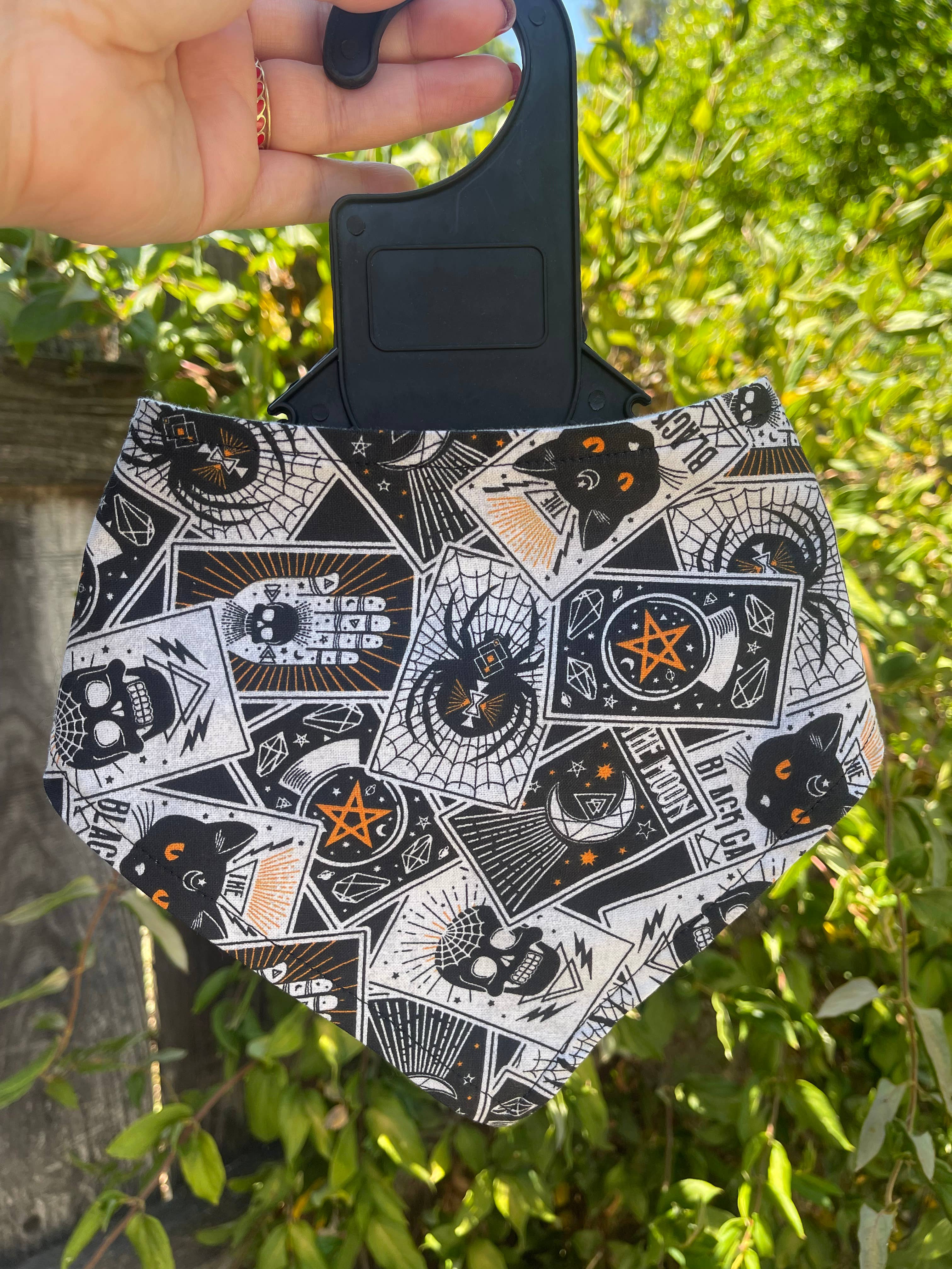 Very Vintage Designs – wholesale Pet bandana – Dog – Tarot Cards - Spooky Fall Halloween Snap Dog & Cat Bandana1