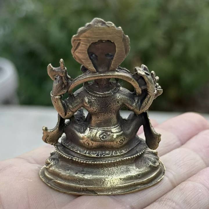 Lungta Imports - Venta al por mayor Figura decorativa - Pequeña estatua de bronce de Ganesha para la sabiduría y la riqueza de Nepal7