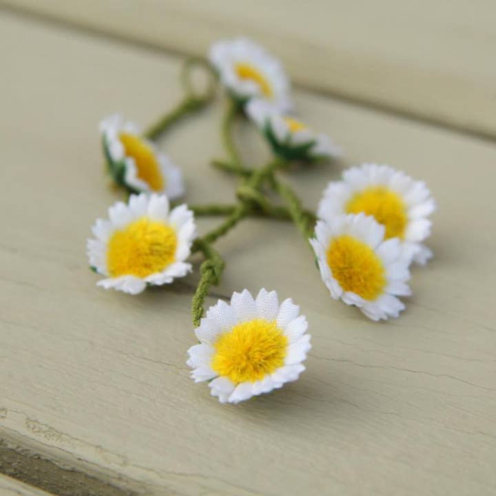 Spotted Cow Creations - Wholesale Artificial Flowers - Green Organza Daisy Bags - Daisies3