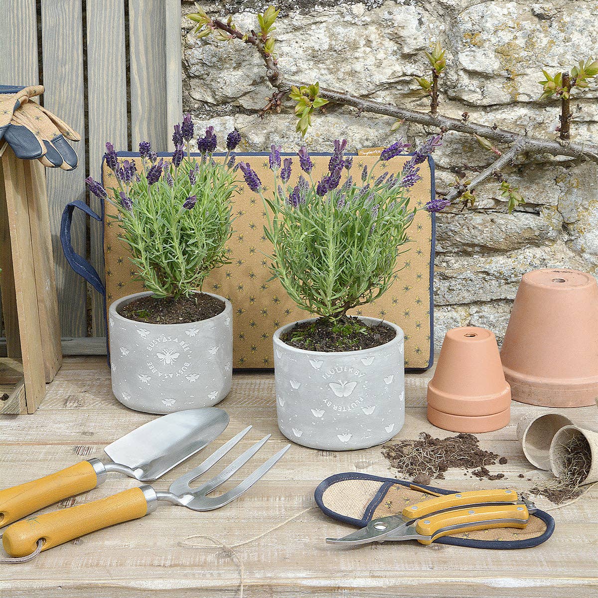 Sophie Allport - Wholesale Garden Tool - Bees Secateurs Set2