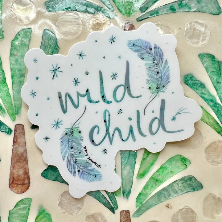 Pegatina de vinilo con letras a mano "Wild Child" para venta al por mayor de Bramble Schell Studio