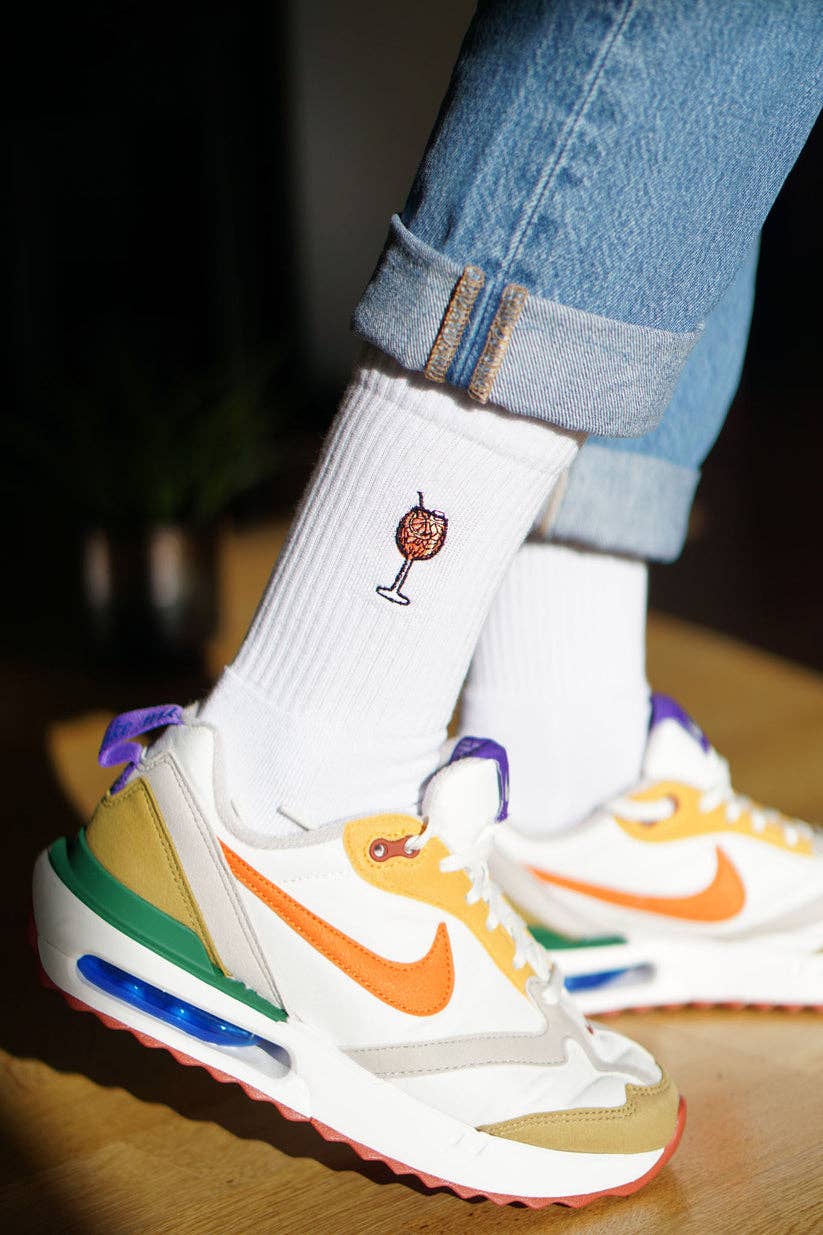 white Spritz | Bestickte Bio Baumwoll Socken für den Großhandel auf Faire0