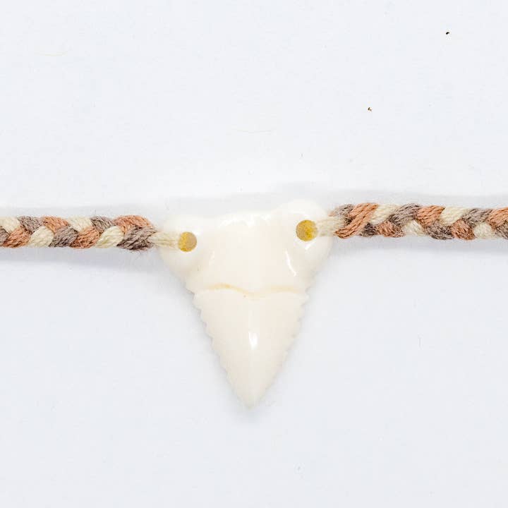 Bracelet en forme de mini-forme Slipknot - Shark Tooth pour la vente par bali y'all