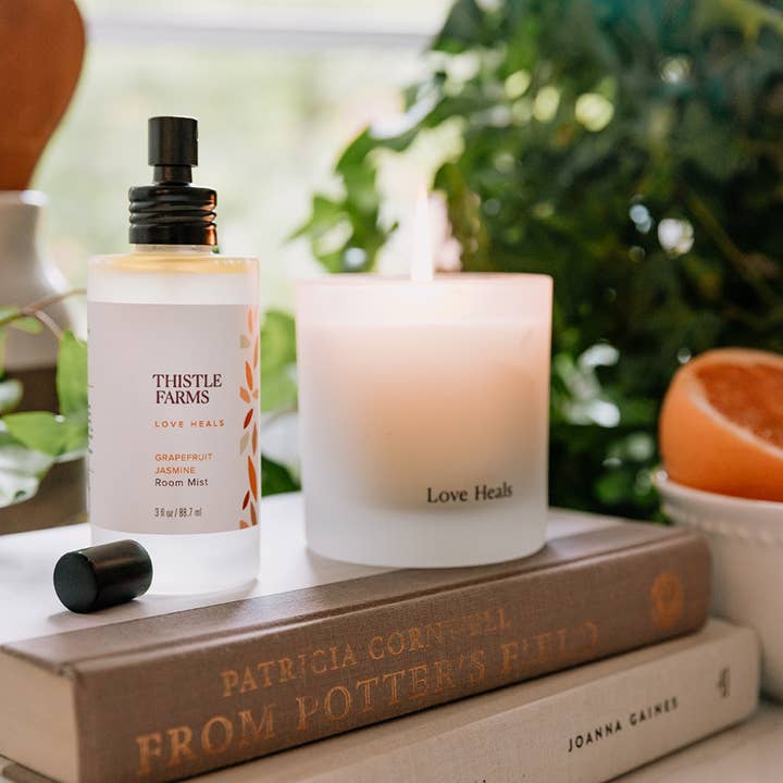 Thistle Farms - Vente Vaporisateurs d'ambiance et de linge - Brume d'ambiance à l'huile essentielle de pamplemousse et de jasmin2