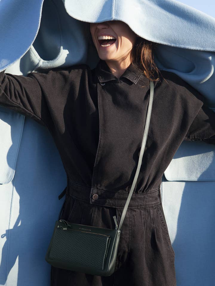 #40 green
Clutch bag for wholesale by La Benjamine