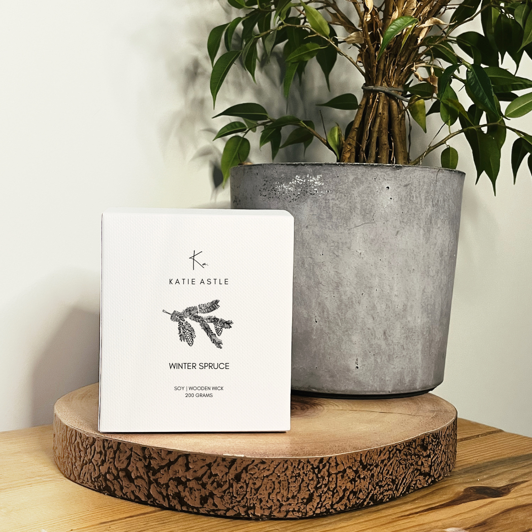 KATIE ASTLE – wholesale Jar/filled candle – Winter Spruce Soy Wooden Wick Candle1