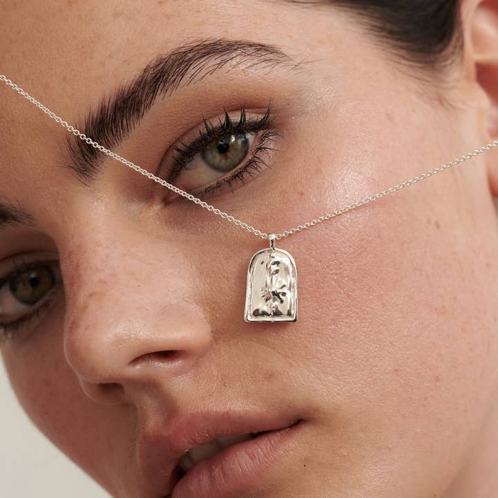 Angels Whisper Accessories - Wholesale Pendant/charm necklace - Sun Charm Silver Plated Necklace0