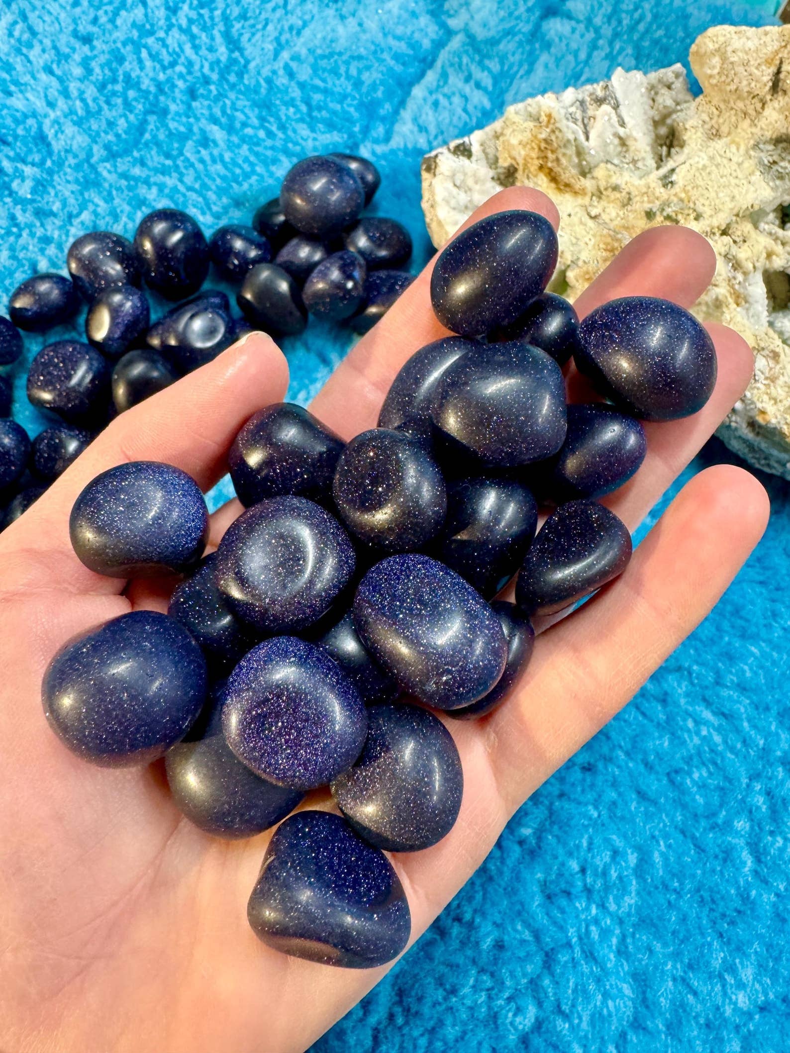 Elf Kendal Hippies - Wholesale Spiritual Stone/Crystal - Goldstone tumble 15-25mm blue sparkly wishing stone elf UK3