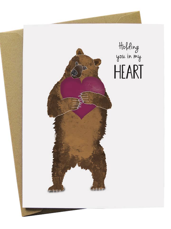 Tarjeta de Condolencias Dulce de Oso Sosteniéndote en Mi Corazón para venta al por mayor de Paper Wolf Design