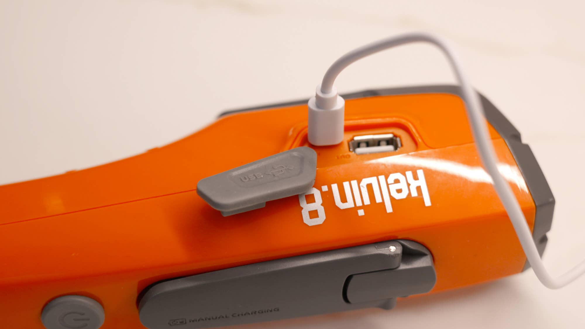 Kelvin Tools - Wholesale Handy Tool - Kelvin 8 - Automotive Emergency Multi Tool & Cell Charger2