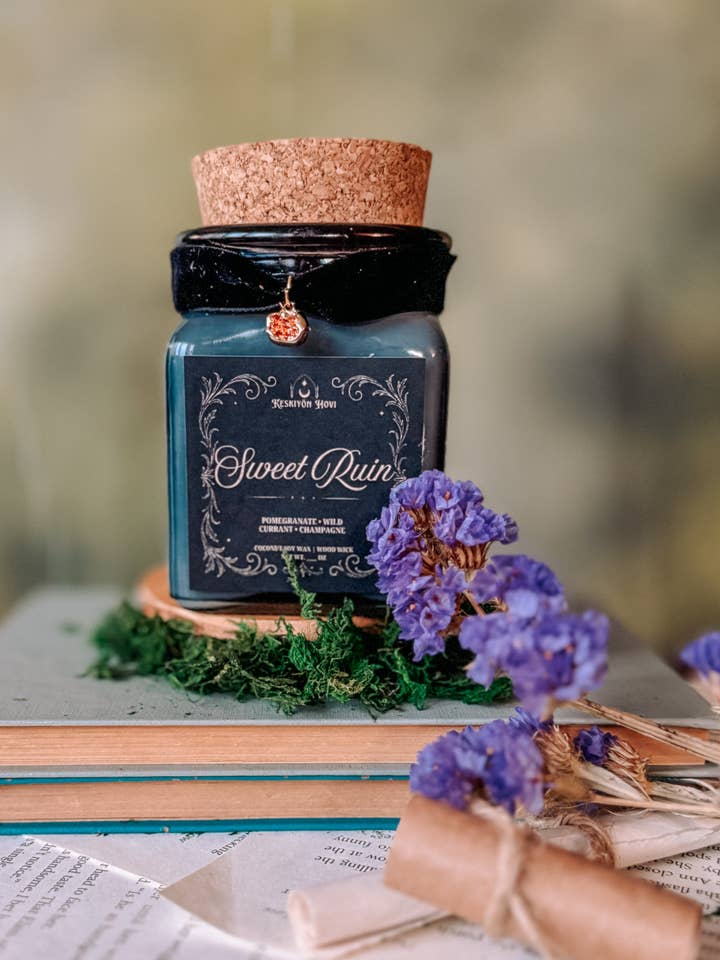 Sød Ruin for engroshandel hos Keskiyön Hovi - The Midnight Court