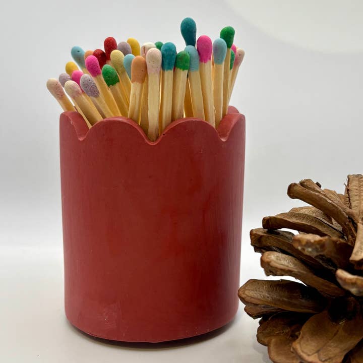 Amandyne Creations - Venta al por mayor Soportes para cerillas - Tarro de cerillas de colores con rascador integrado