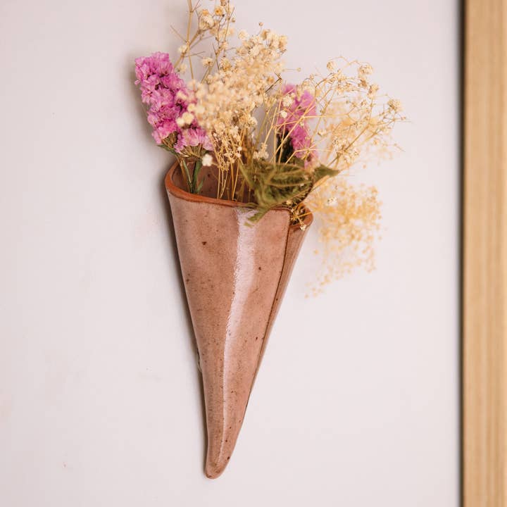 Ohyoko ceramics - Wholesale Plant Pot - Cone-shaped ceramic planters for wall decoration