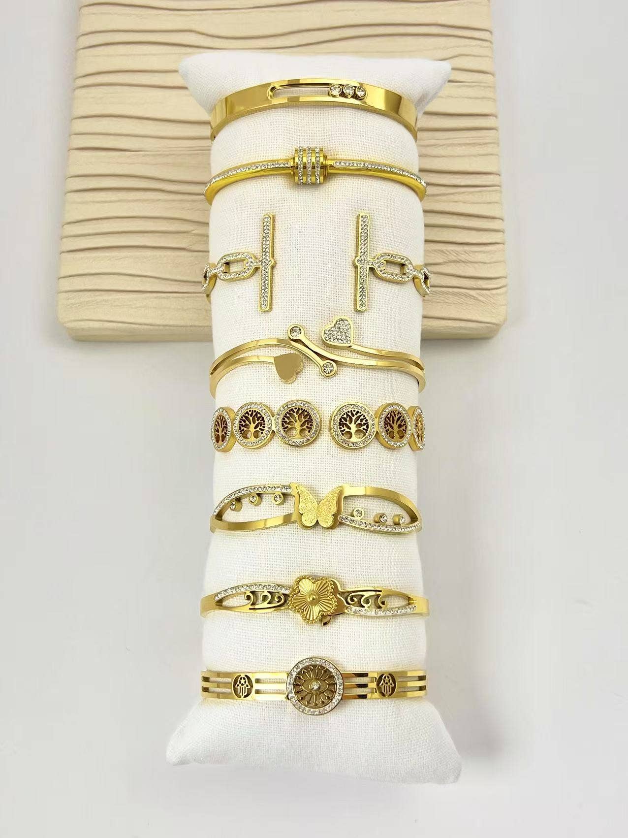 COSMOS - Wholesale Jewelry Set - Set of 8 stainless steel bangle bracelets with rhinestones, cushion included1