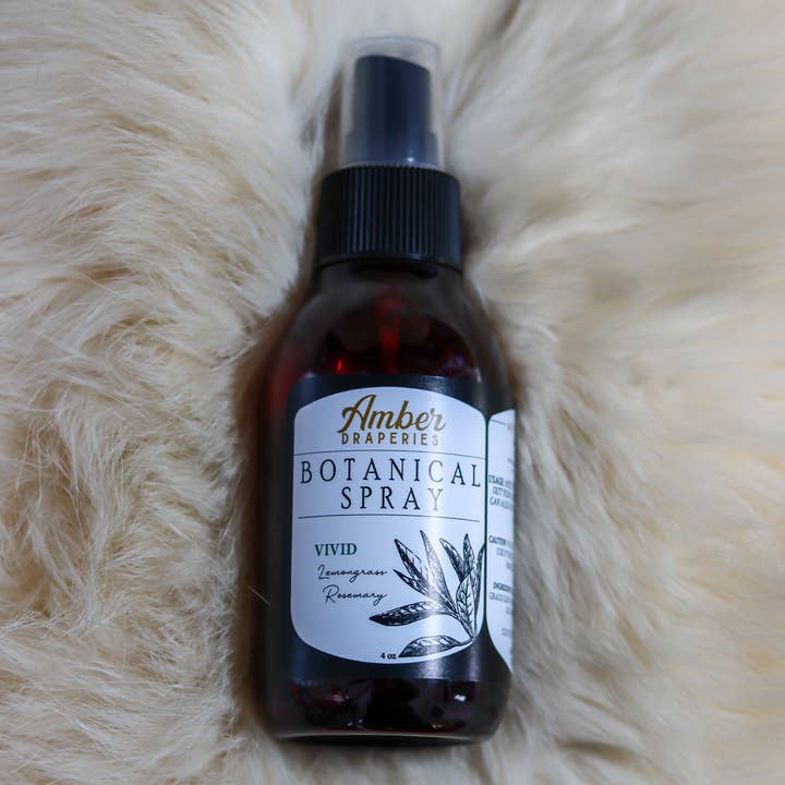 Levende Botanisk Spray for engroshandel hos Amber Draperies Inc.