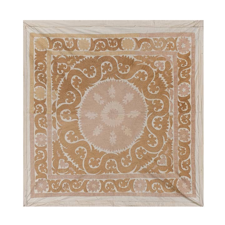 Arazzo Suzani Bianco Lavato - Tovaglia Uzbeka Rosa Tan per la vendita all'ingrosso da parte di Vintage Pillows Store