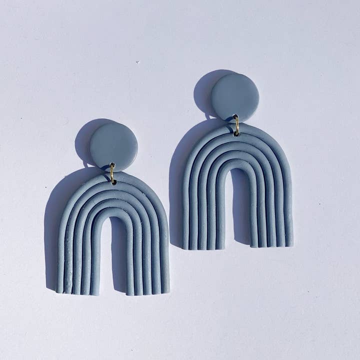 Arches bleu lait pour la vente par The Color Theory