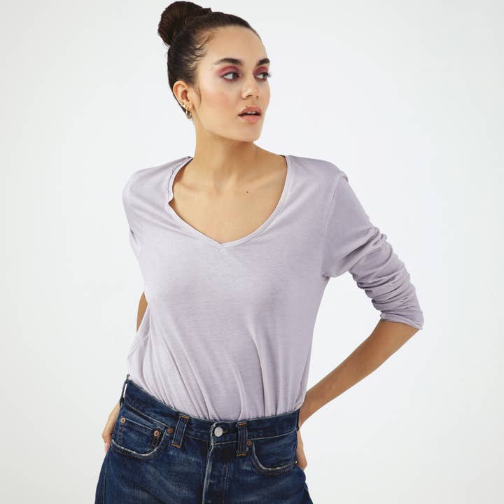 Esterella V Neck T-Shirt L/S Single Jersey Ice Blue_E. Haze for wholesale by d'Els - Elsa Altaras Nasi und Nasi GbR