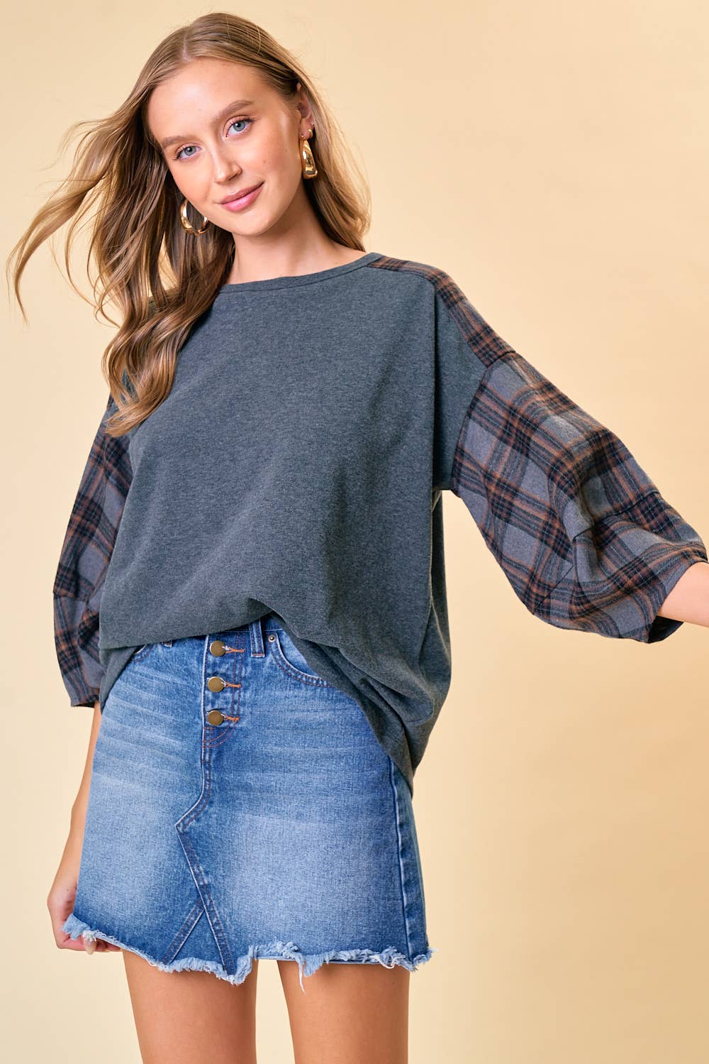 Doe and Rae – wholesale Tunic – Women’s – EXAGGERATED SLEEVE PLAID CONTRAST TOP - 43682T5