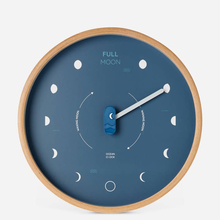 Måneur | mørkeblå træmånefaseur for engroshandel hos Ocean Clock