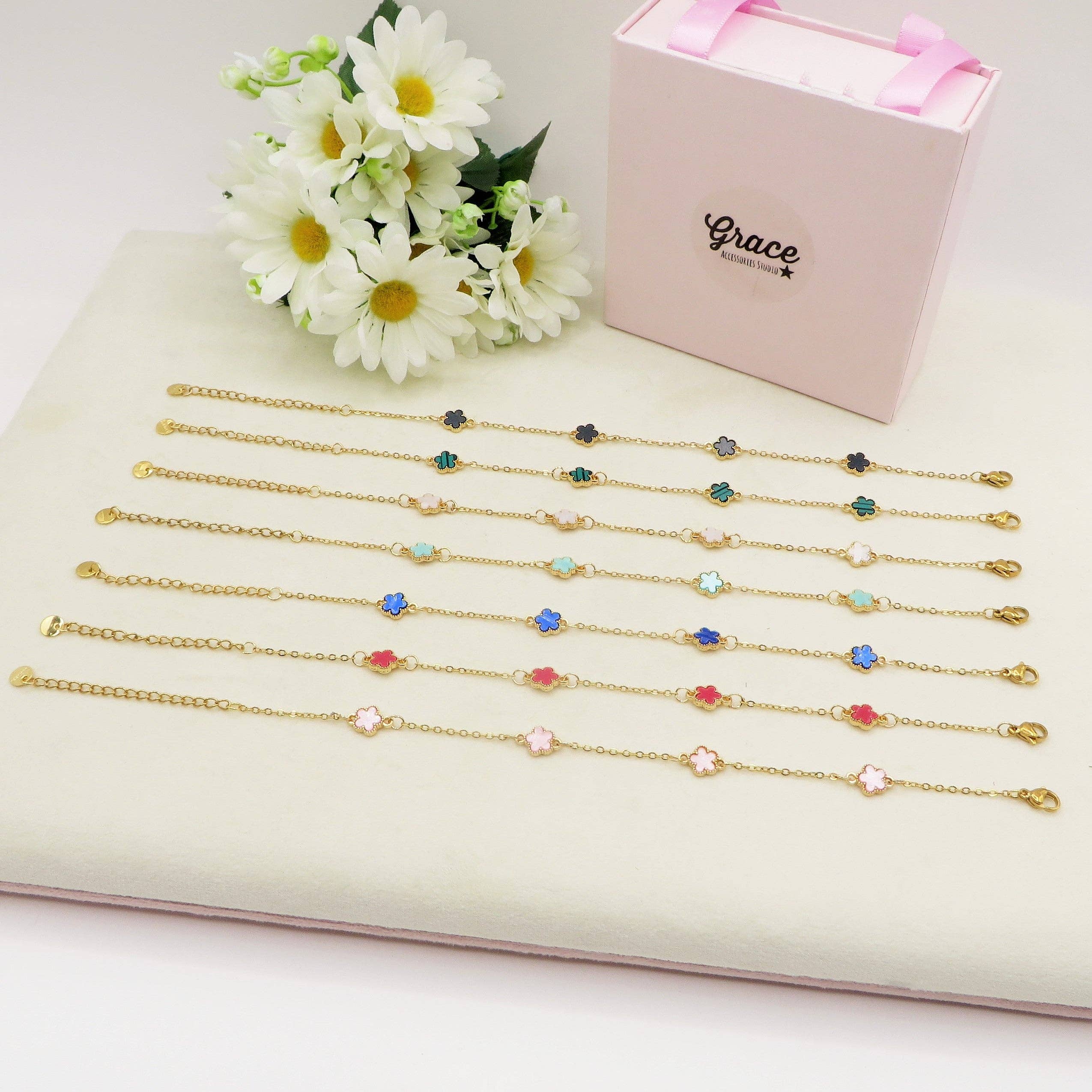 Daemon srls – Engroshandel Ankelkæde – LILY ankelkæde i rustfrit stål med perlemorsblomster0