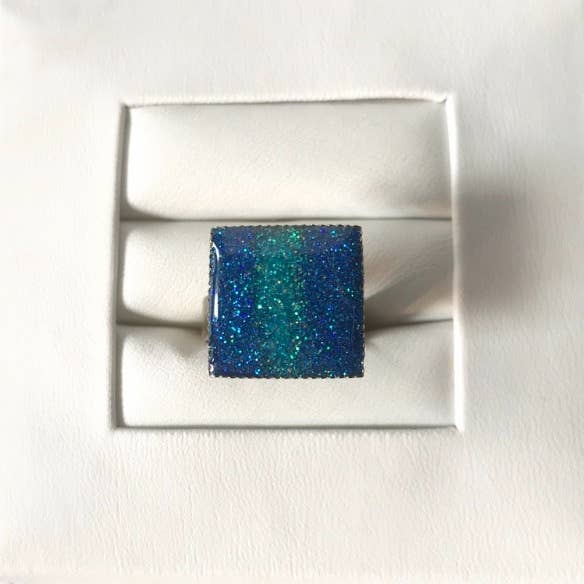 La Chaumière à Bijoux - Wholesale Cocktail/Statement Ring - Blue square ring1