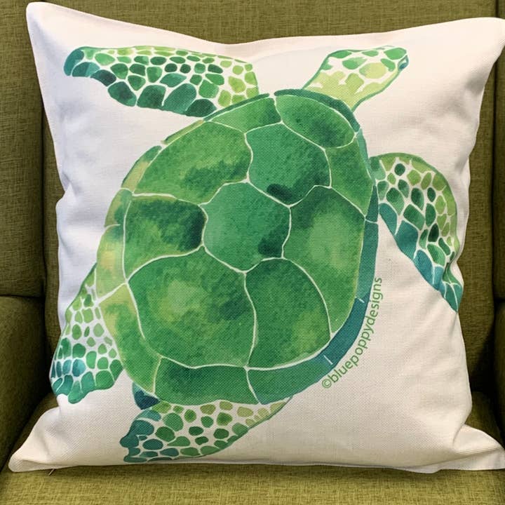 Coussin Green Turtle pour la vente par Blue Poppy Designs
