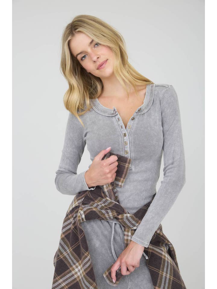 J.O.A - Wholesale Gebreide top - Dames - GEWASSEN LANGE MOUWEN GERIBBELDE HENLEY BREISEL TOP10