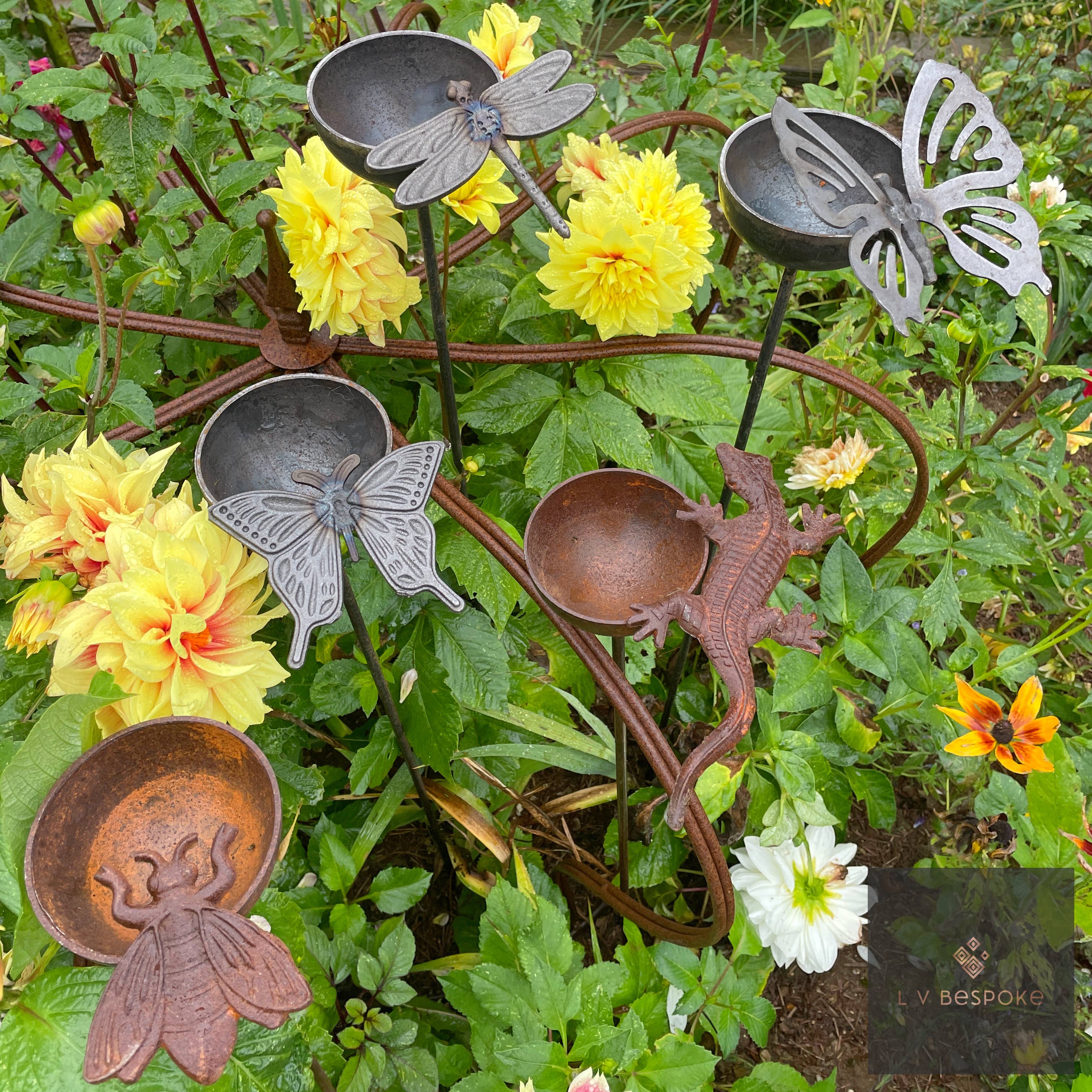 L V Bespoke – wholesale Bird feeder – Cuppy Garden Stake - Water / Seed Holder /  Bee Drinker1