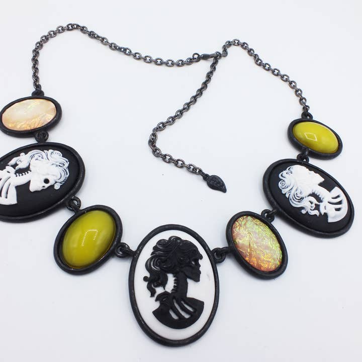 Fizz - Wholesale Pendant/Charm Necklace - Seven Cabochon "Grand" Necklace1