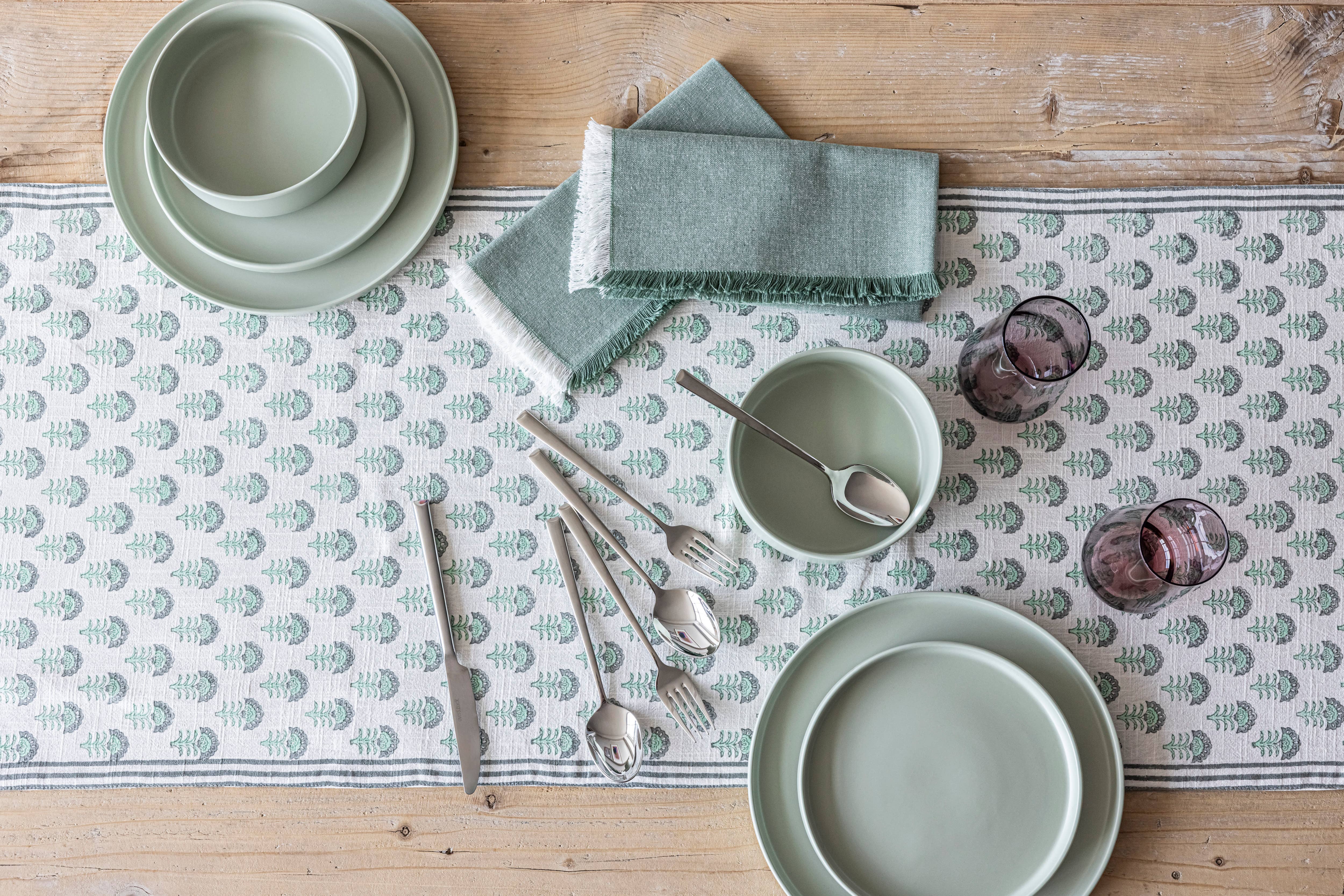 over&back - Wholesale Table Runner -  Hand-Blocked Table Runner Floral Patterns 18x10822