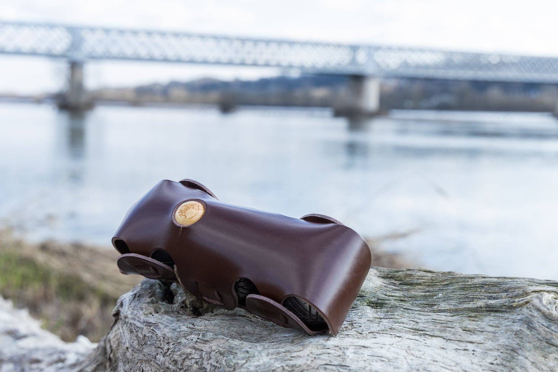 La Bouclée - Wholesale Sporting Accessories - La Triplette - Petanque ball holder - 100% leather6