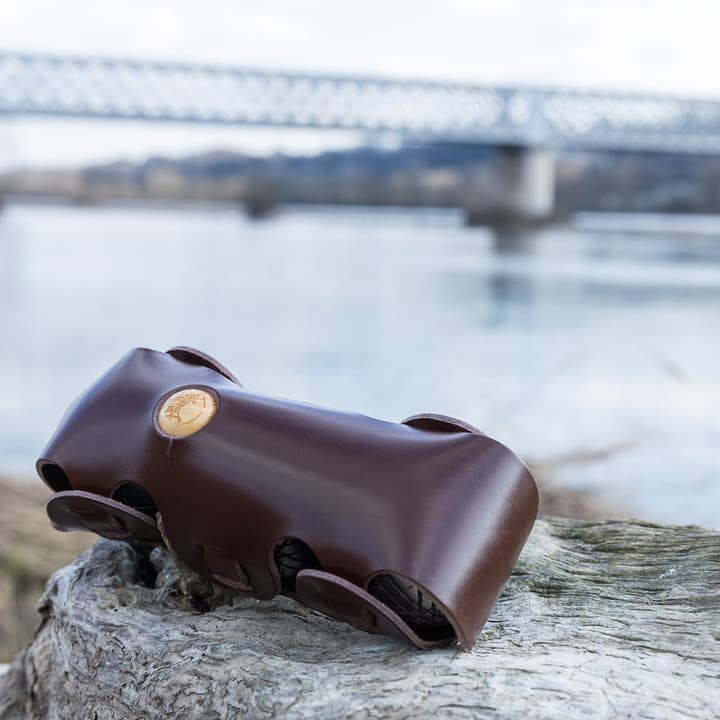 La Bouclée - Wholesale Sporting Accessories - La Triplette - Petanque ball holder - 100% leather6