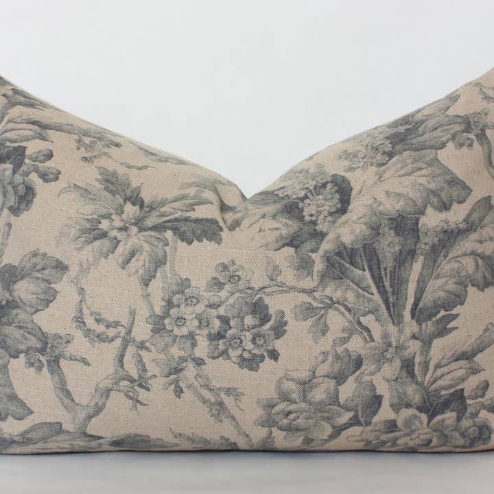 Textileish – Großhandel Zierkissenbezug – Designer-Lendenschutz mit Blumenmuster, hellbraunes Dekokissen | Creek