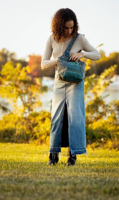 Earth Divas – wholesale Shoulder bag – women's – Stonewashed Strip Hobo Bag5