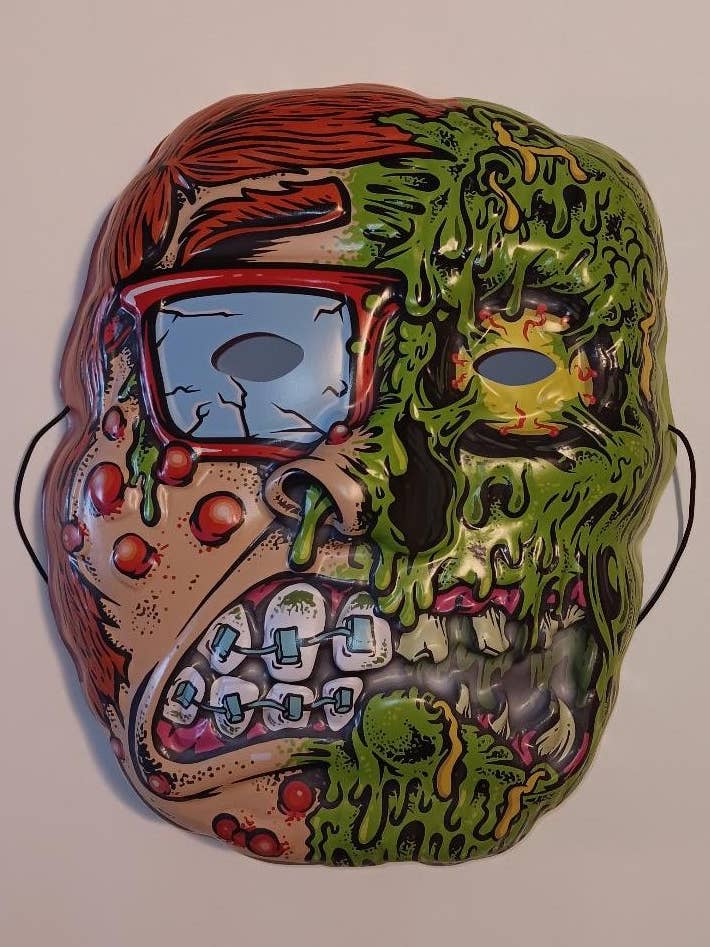 GOBLINHAUS Maskers "Toxic Todd" ouderwetse plastic Halloween voor wholesale door GOBLINHAUS