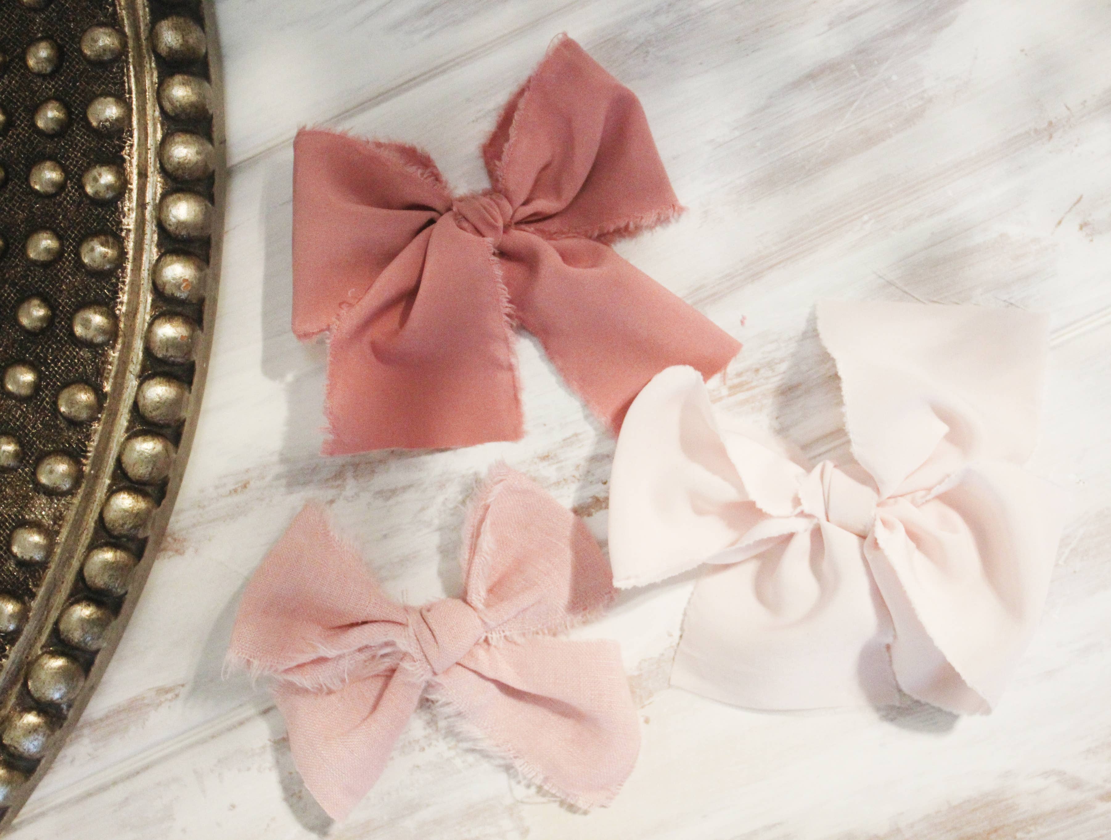 Heidy Berry – Großhandel Haarschleife – Kinder – Baby Haarschleife Blush Rosa Seide Leinen, Shades Stoff5