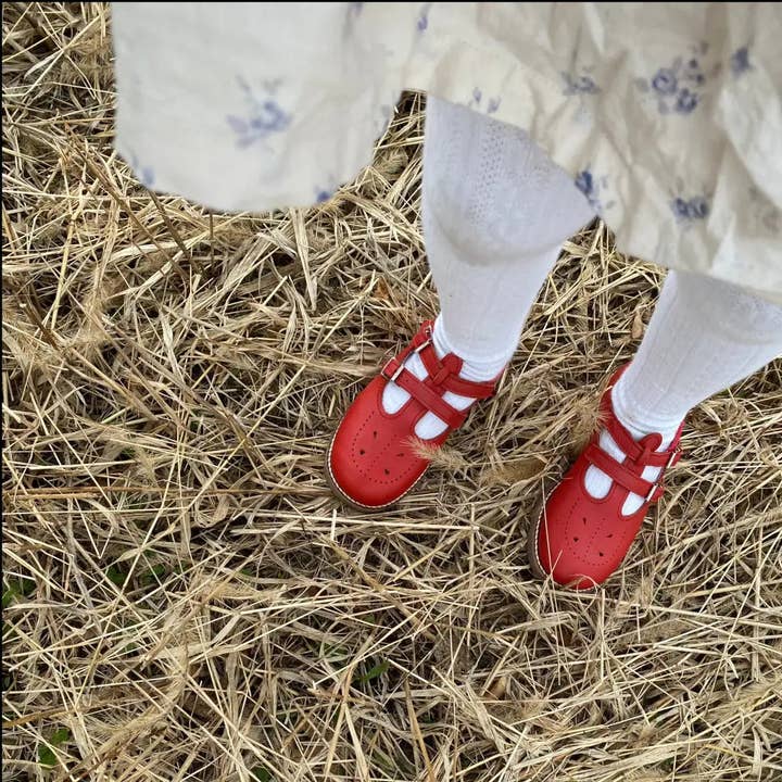 Correa en T Claire, color rojo para venta al por mayor de Zimmerman Shoes