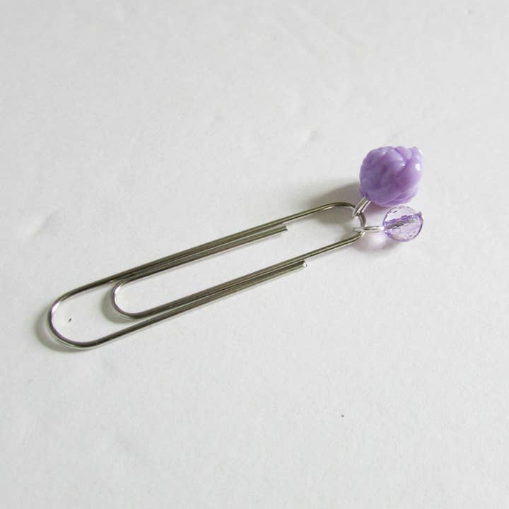 Charm con graffetta Rosy per la vendita all'ingrosso da parte di Satin Doll & Co.