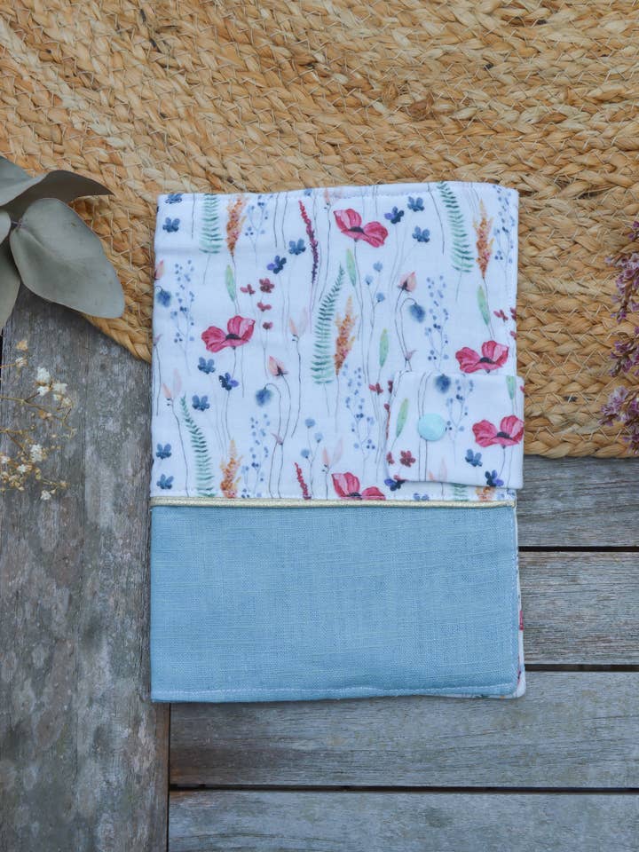 “Poppies” health book cover for wholesale by Un hibou dans le papier