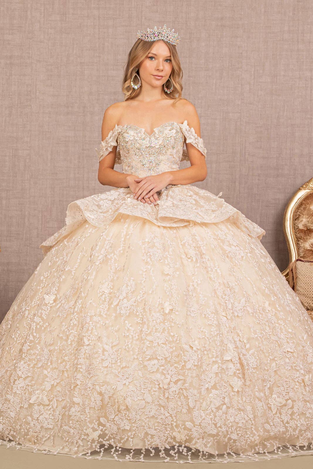Tux-USA® - Wholesale Formele jurk - Dames - Jewel 3-D Quinceanera-jurk van mesh met vlinderapplicatie en open schouders