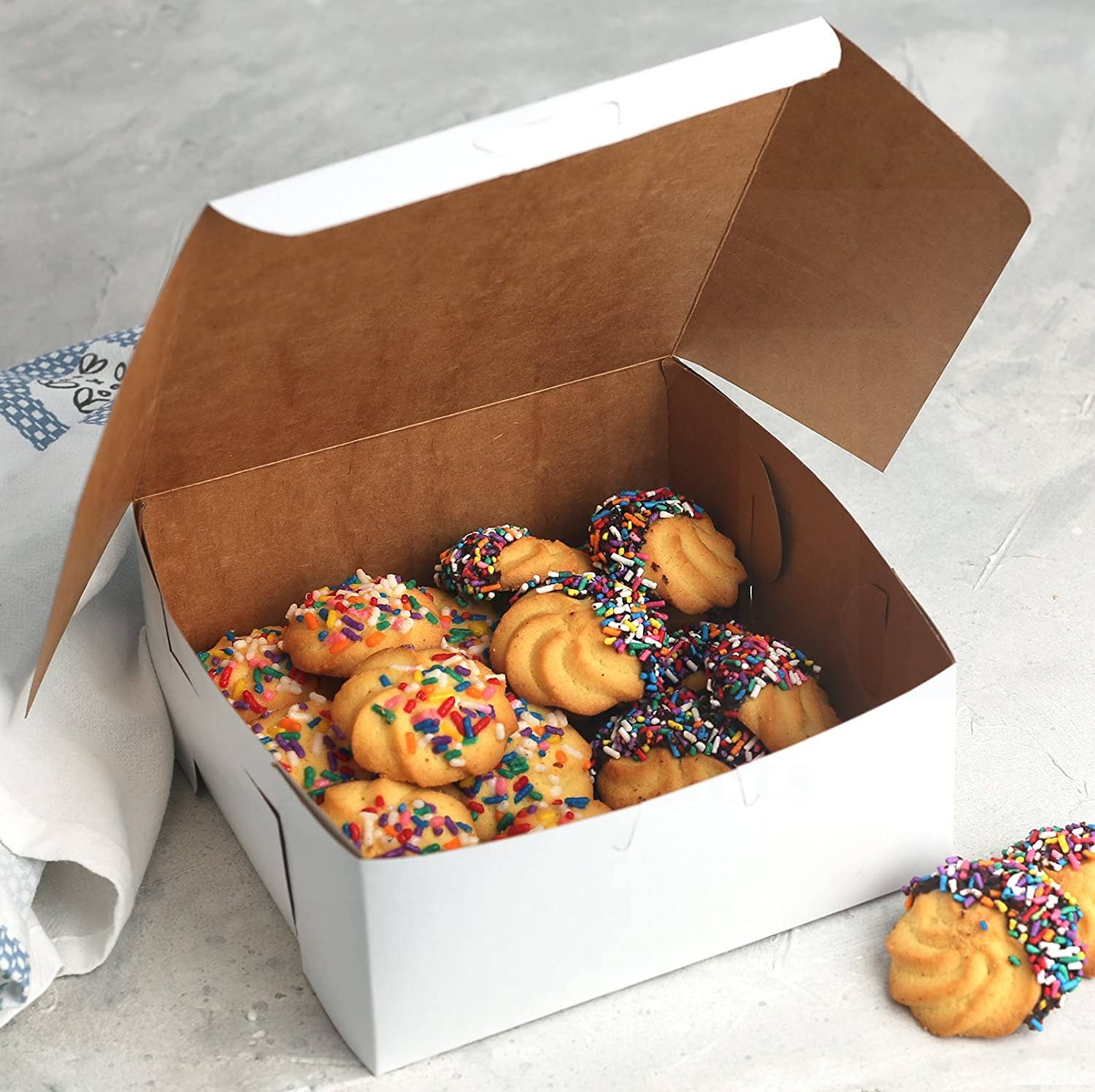 MT Products - Wholesale Food Storage Container - MT Products Cupcake Boxes - 8" x 8" x 3" Bakery Boxes6