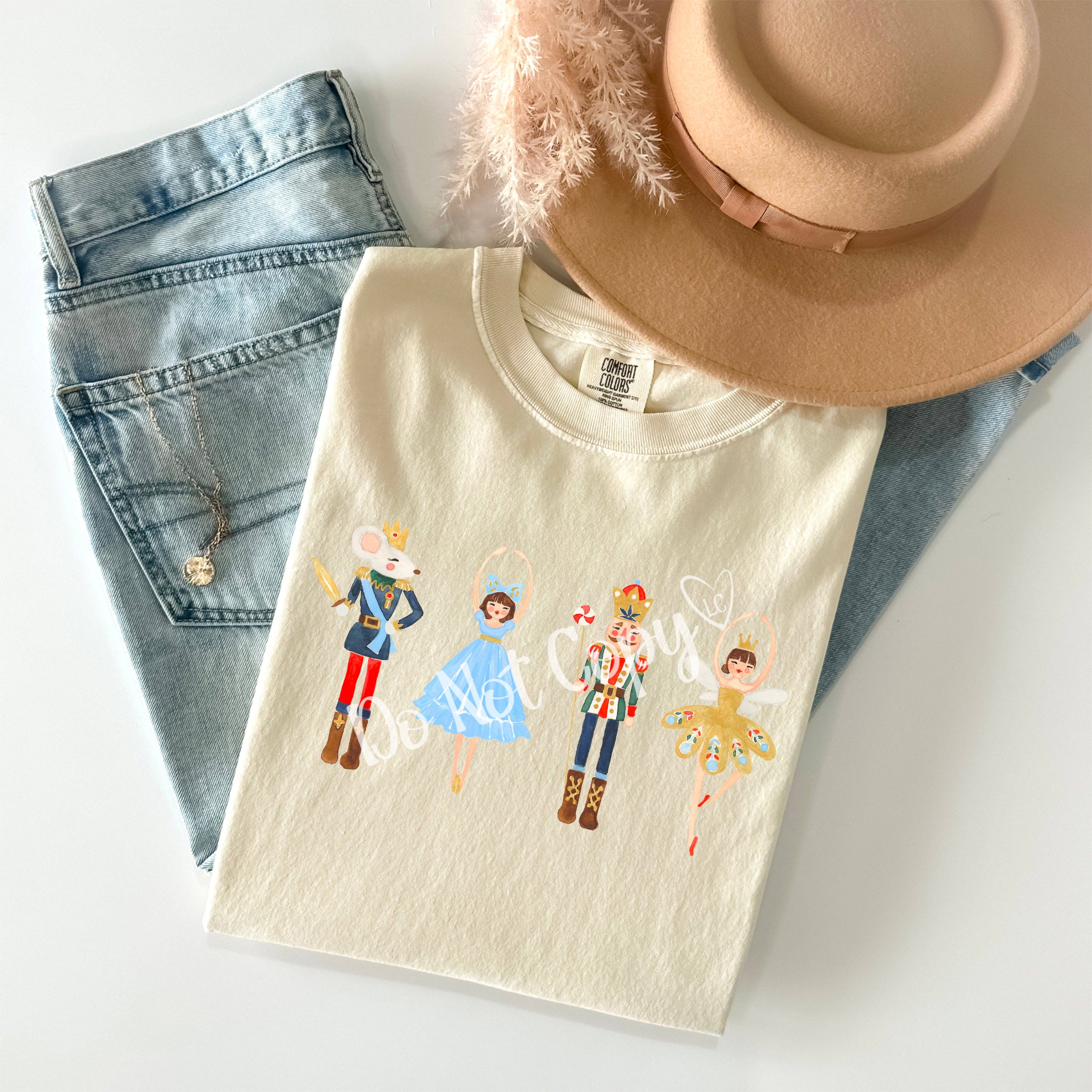 Lauras Closet – Camisola gráfica - Unissexo por atacado – NUTCRACKER - T-shirt Gráfica4