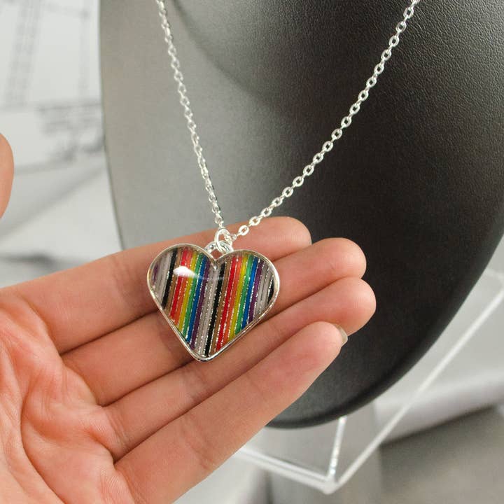 Circuit Breaker Labs – Großhandel Kette mit Anhänger/Charm – Regenbogenband Kabel Herz Halskette2